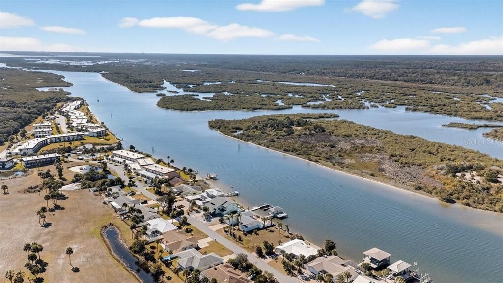 На продажу: $495,000 (0.18 acres)