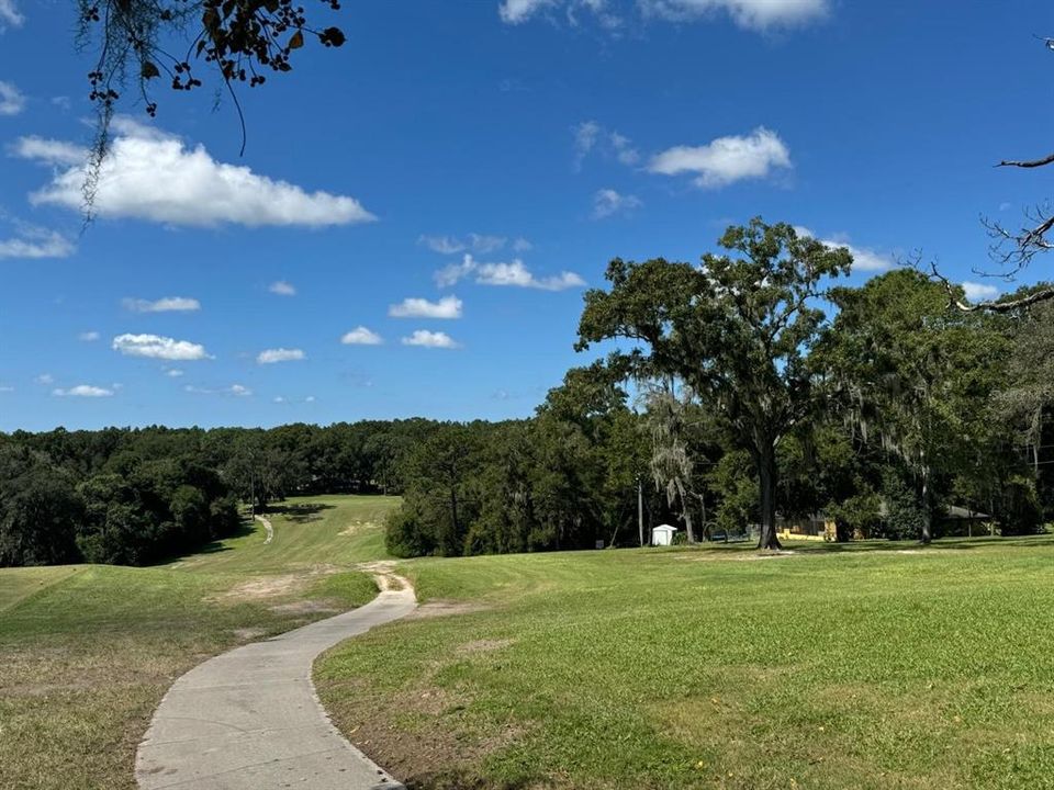Activo con contrato: $23,400 (0.26 acres)