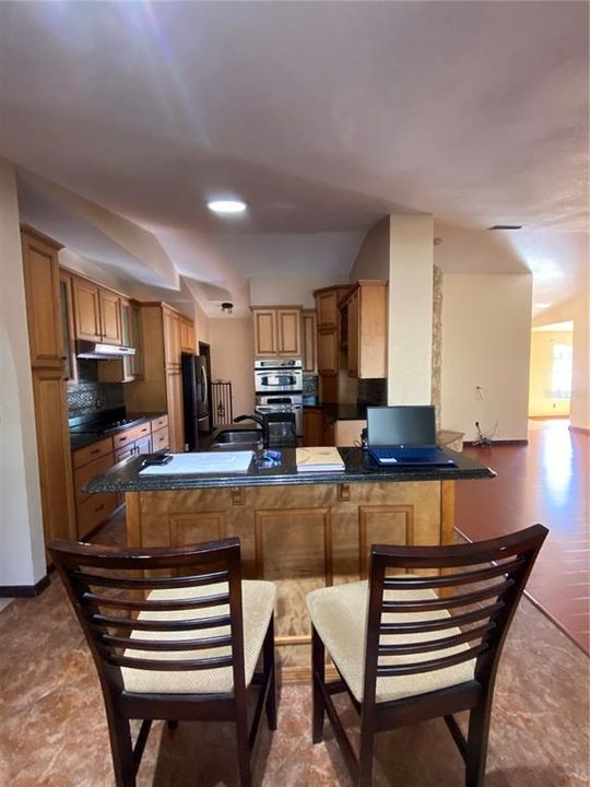 Activo con contrato: $625,000 (4 camas, 3 baños, 3258 Pies cuadrados)