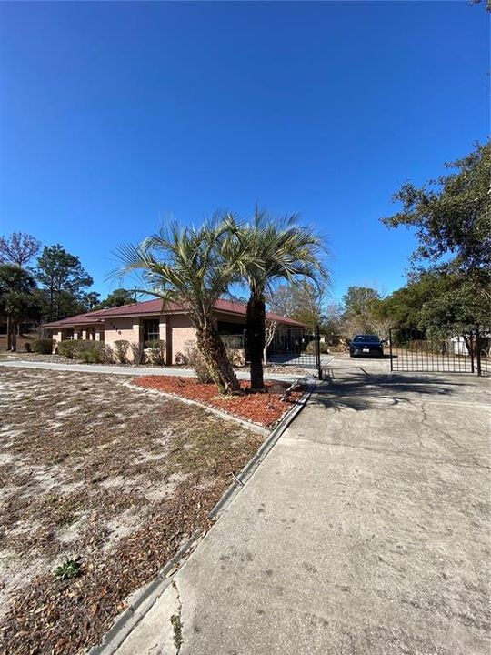 Activo con contrato: $625,000 (4 camas, 3 baños, 3258 Pies cuadrados)