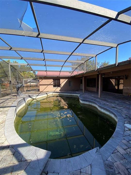 Activo con contrato: $625,000 (4 camas, 3 baños, 3258 Pies cuadrados)