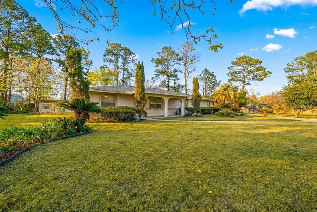 For Sale: $390,000 (3 beds, 2 baths, 1800 Square Feet)