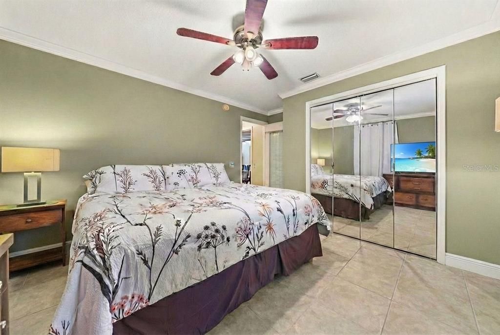 For Sale: $390,000 (3 beds, 2 baths, 1800 Square Feet)