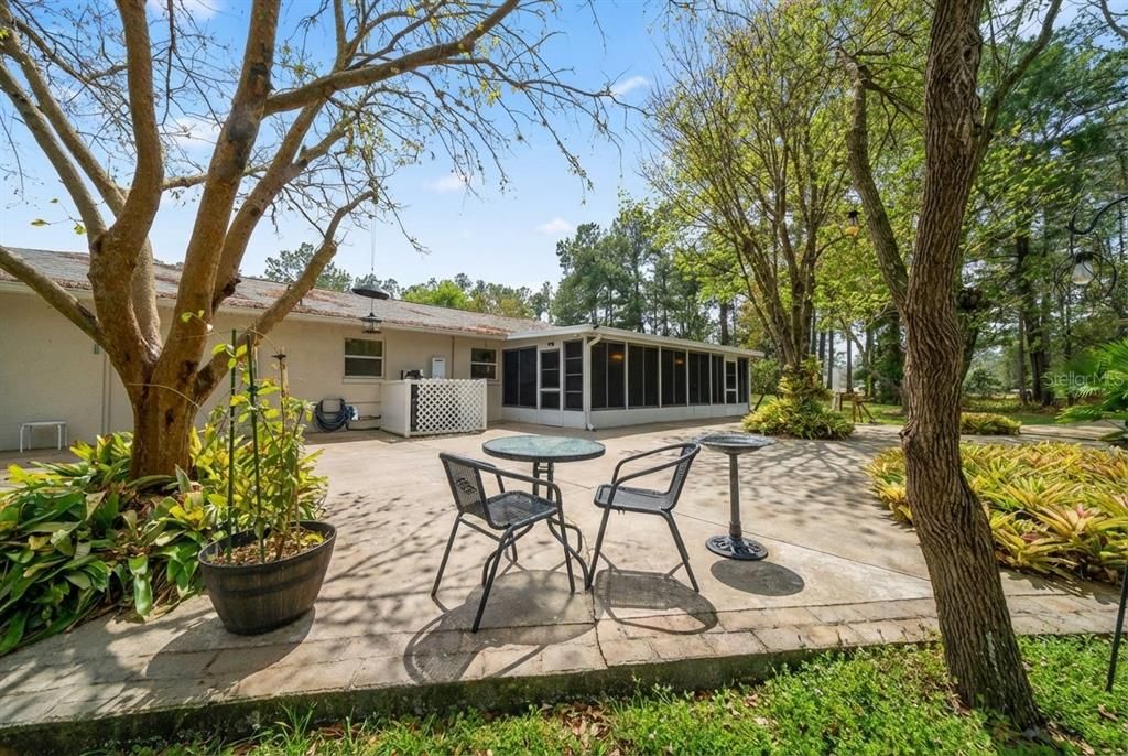 For Sale: $390,000 (3 beds, 2 baths, 1800 Square Feet)