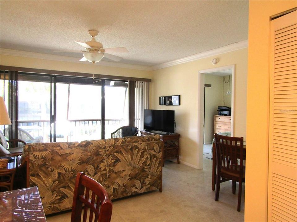 En Venta: $189,000 (2 camas, 2 baños, 967 Pies cuadrados)