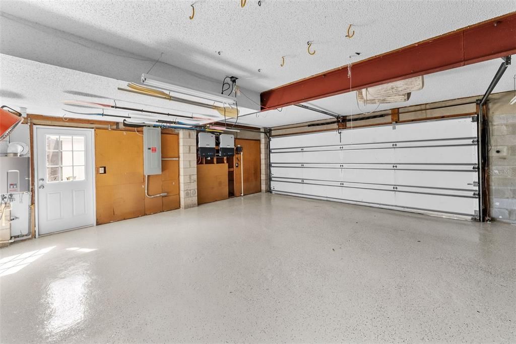 Activo con contrato: $1,450,000 (3 camas, 3 baños, 2663 Pies cuadrados)