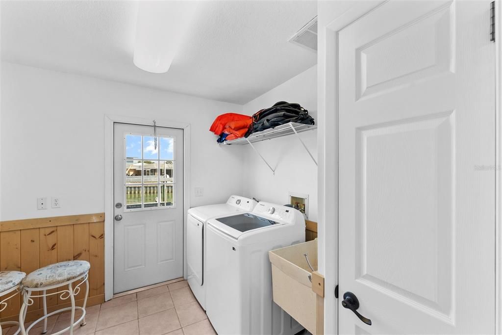 Activo con contrato: $1,450,000 (3 camas, 3 baños, 2663 Pies cuadrados)