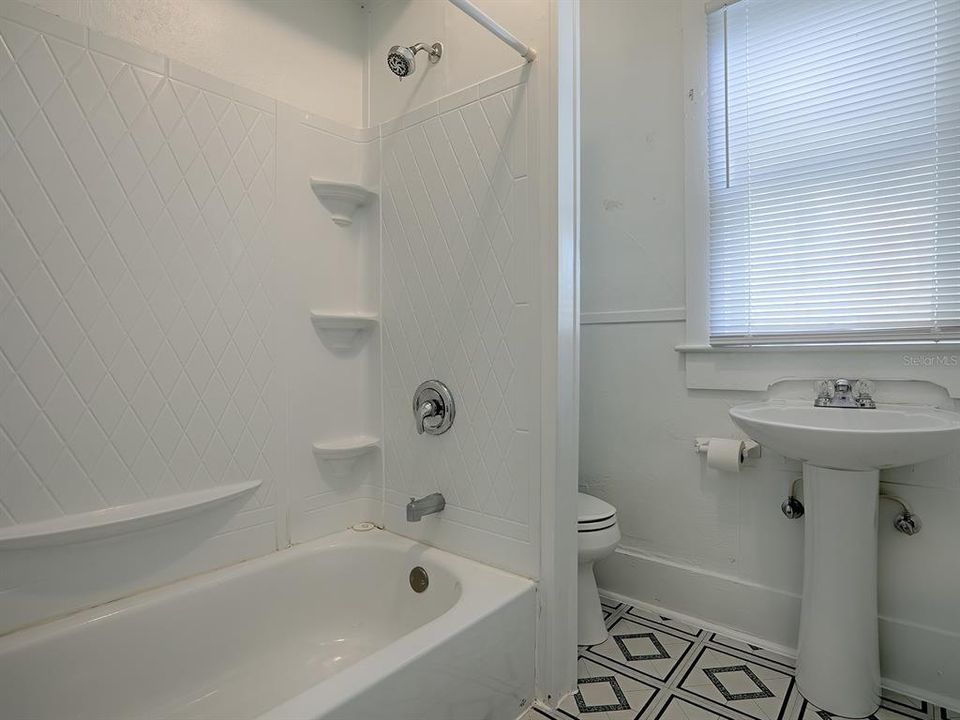 For Sale: $490,000 (5 beds, 0 baths, 2841 Square Feet)