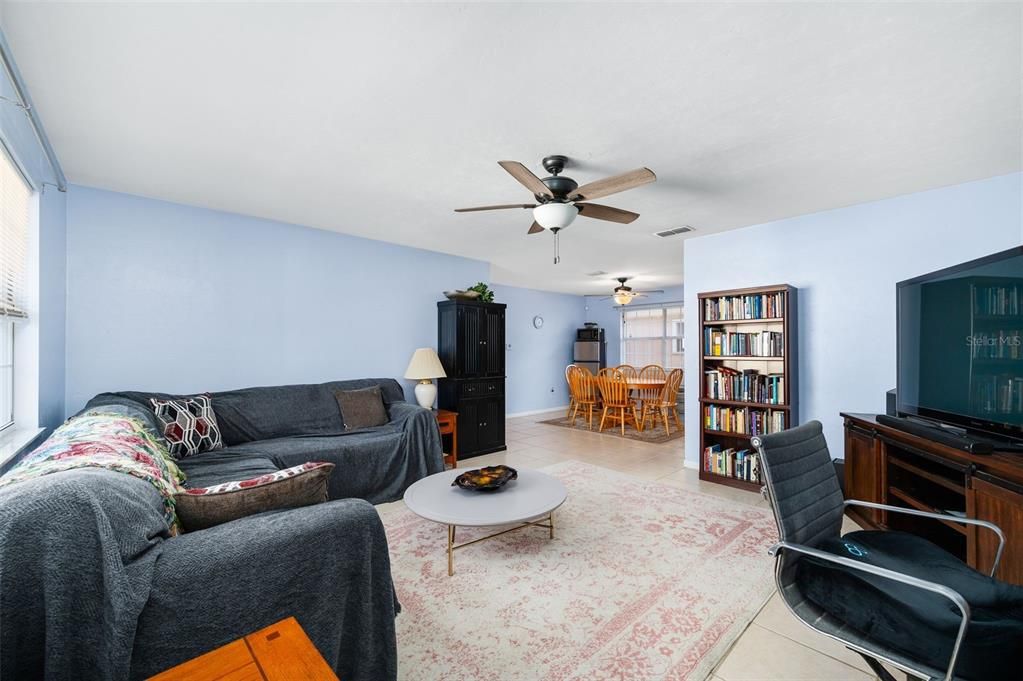 Activo con contrato: $234,900 (2 camas, 2 baños, 1271 Pies cuadrados)