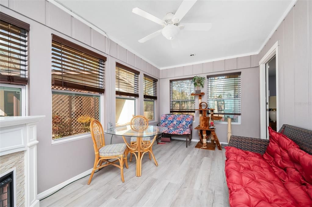 Activo con contrato: $234,900 (2 camas, 2 baños, 1271 Pies cuadrados)