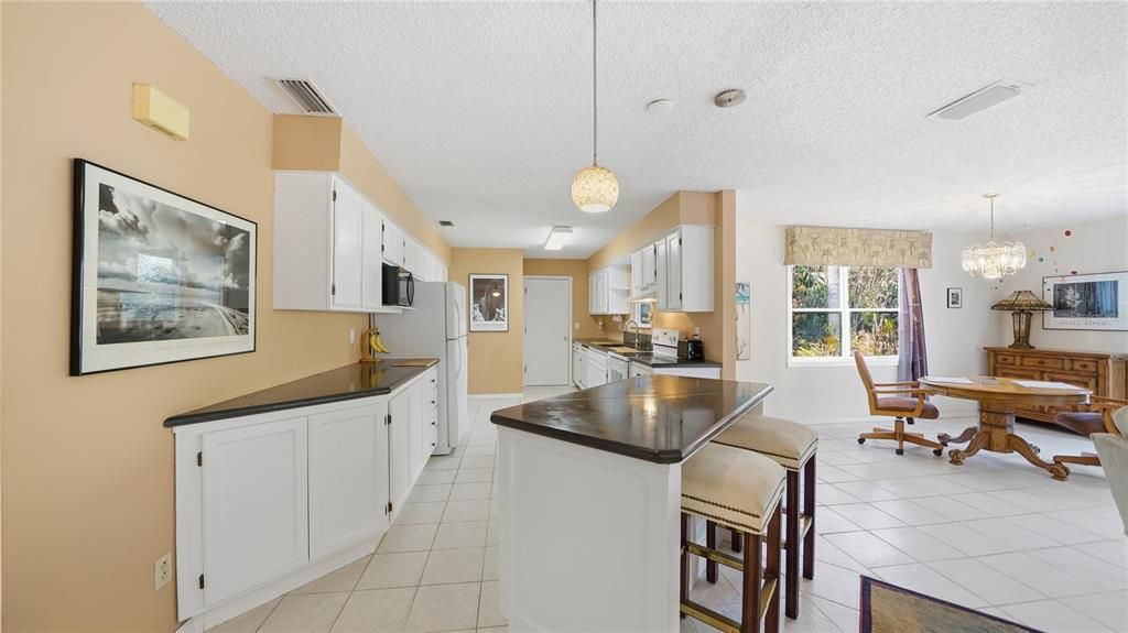 На продажу: $459,000 (3 спален, 2 ванн, 1662 Квадратных фут)