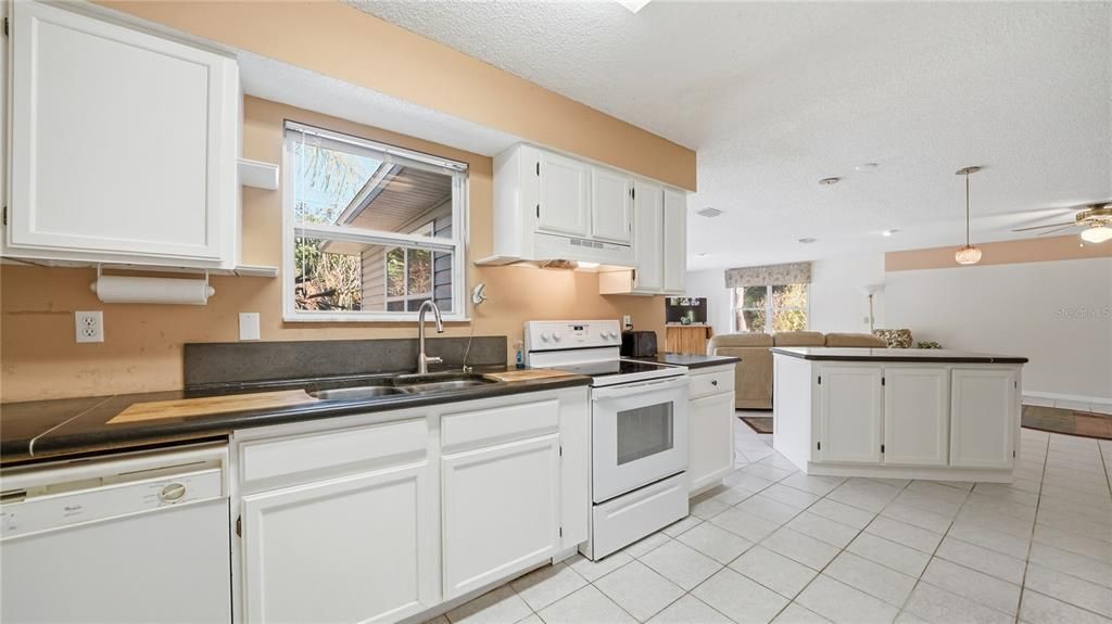 На продажу: $459,000 (3 спален, 2 ванн, 1662 Квадратных фут)