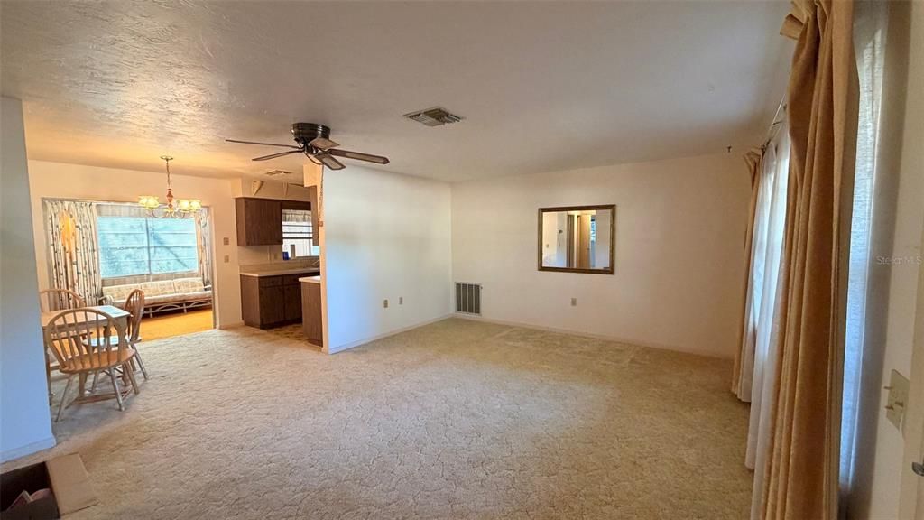 Activo con contrato: $125,000 (2 camas, 1 baños, 888 Pies cuadrados)
