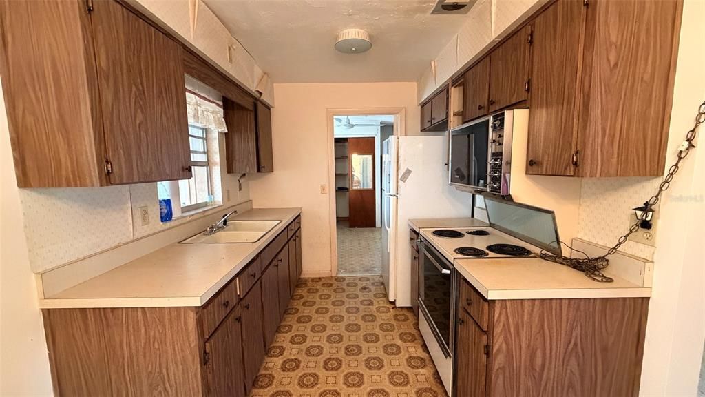 Activo con contrato: $125,000 (2 camas, 1 baños, 888 Pies cuadrados)