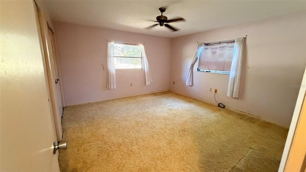 Activo con contrato: $125,000 (2 camas, 1 baños, 888 Pies cuadrados)