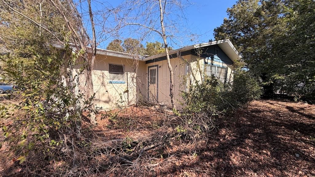 Activo con contrato: $125,000 (2 camas, 1 baños, 888 Pies cuadrados)