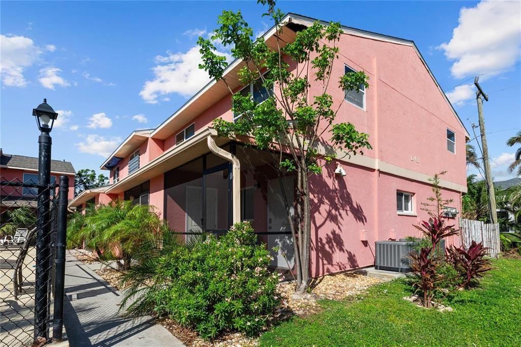 Vendido Recientemente: $189,000 (2 camas, 1 baños, 868 Pies cuadrados)