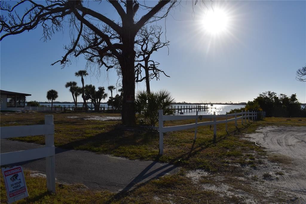 En Venta: $599,000 (0.40 acres)