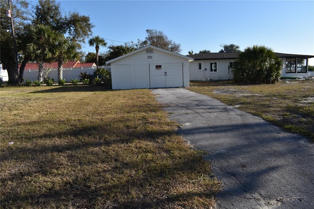 En Venta: $599,000 (0.40 acres)