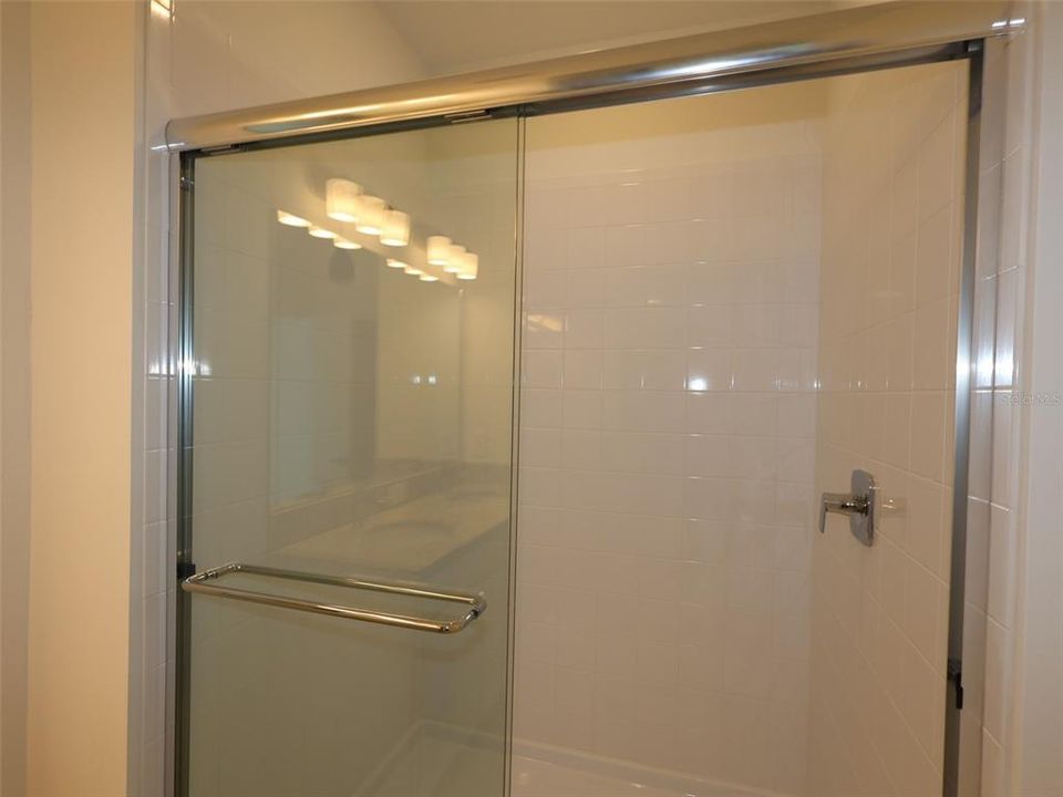 Под контрактом: $299,999 (3 спален, 2 ванн, 1489 Квадратных фут)
