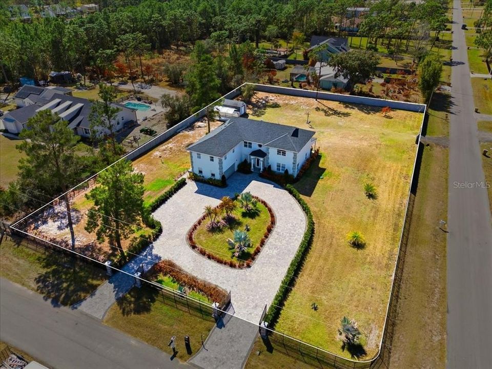На продажу: $900,000 (5 спален, 3 ванн, 3952 Квадратных фут)