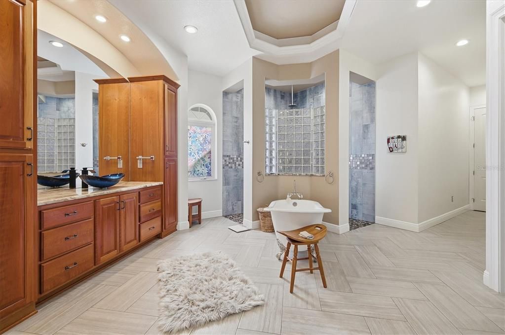En Venta: $1,295,000 (4 camas, 3 baños, 3582 Pies cuadrados)