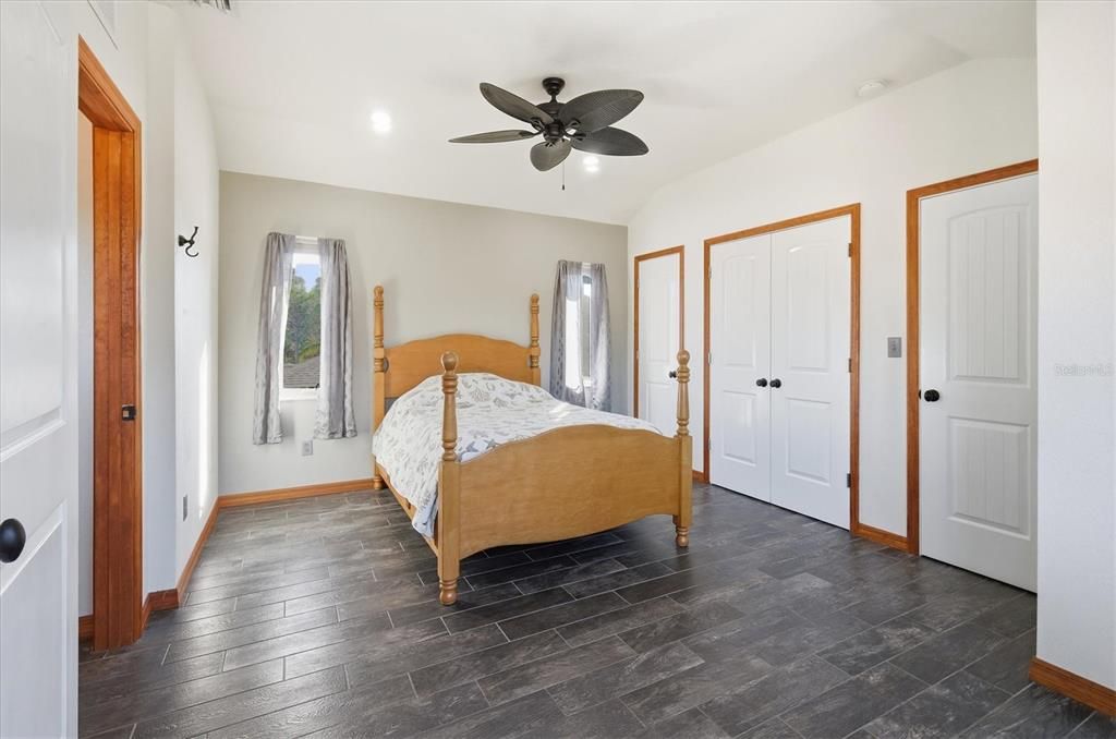 En Venta: $1,295,000 (4 camas, 3 baños, 3582 Pies cuadrados)