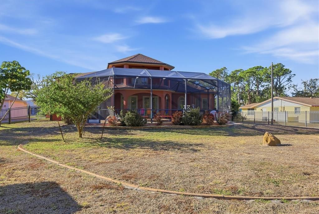 En Venta: $1,295,000 (4 camas, 3 baños, 3582 Pies cuadrados)