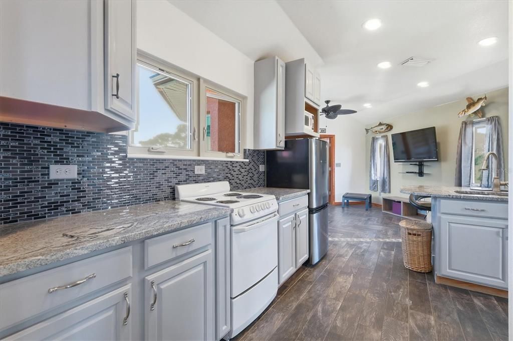 En Venta: $1,295,000 (4 camas, 3 baños, 3582 Pies cuadrados)