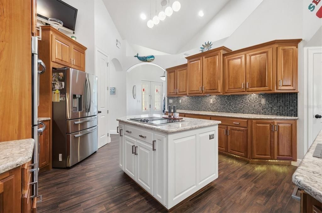 En Venta: $1,295,000 (4 camas, 3 baños, 3582 Pies cuadrados)