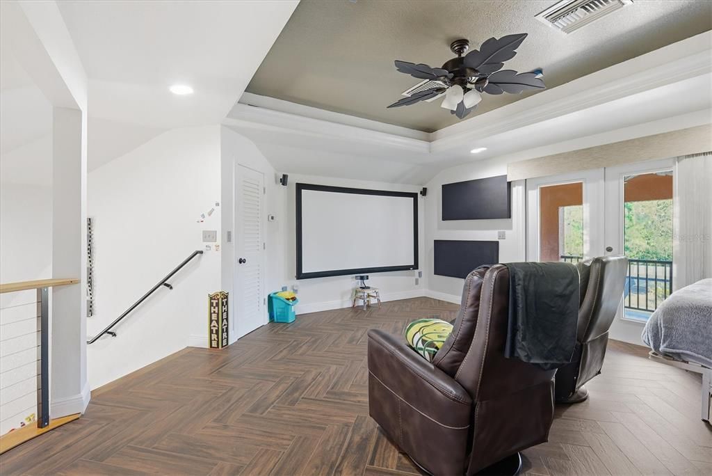 En Venta: $1,295,000 (4 camas, 3 baños, 3582 Pies cuadrados)