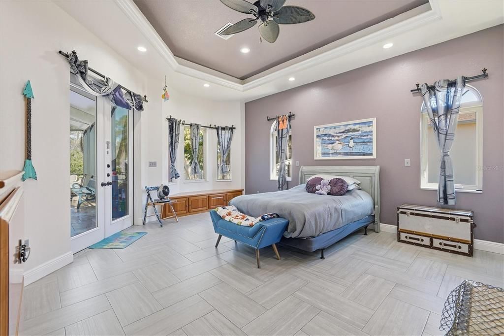 En Venta: $1,295,000 (4 camas, 3 baños, 3582 Pies cuadrados)