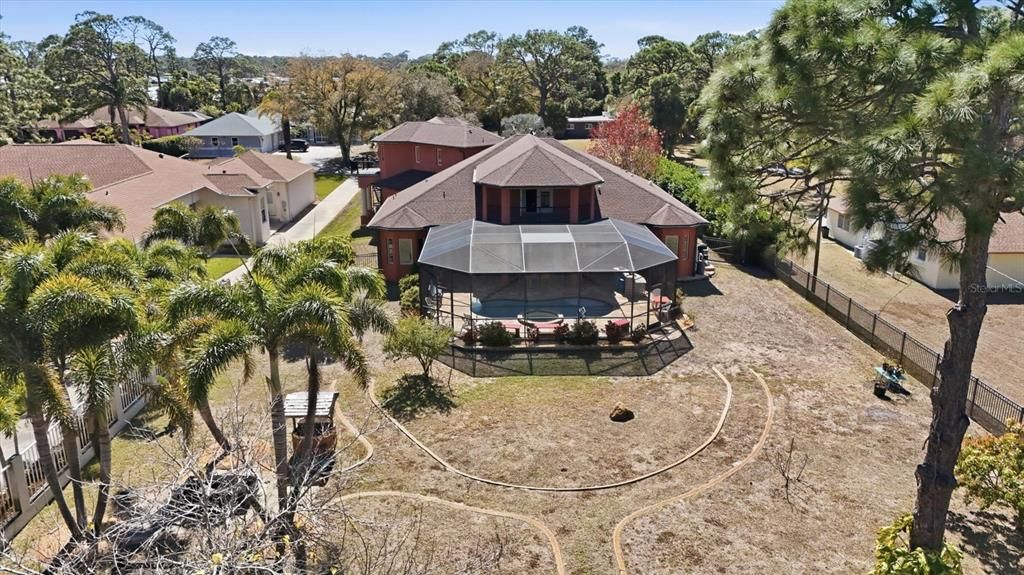 En Venta: $1,295,000 (4 camas, 3 baños, 3582 Pies cuadrados)