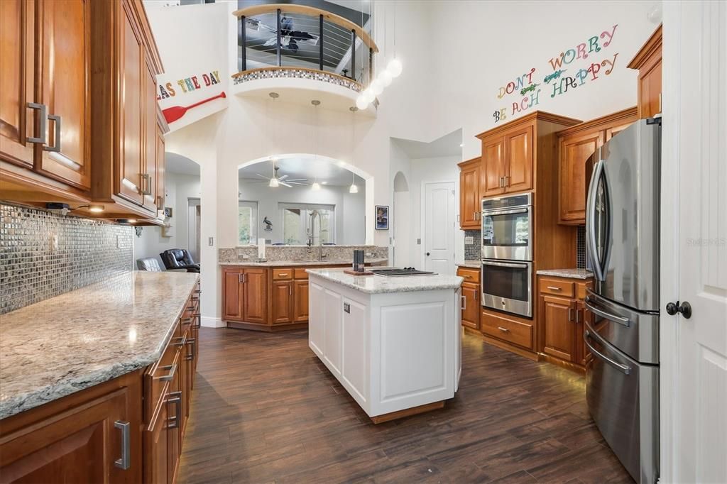 En Venta: $1,295,000 (4 camas, 3 baños, 3582 Pies cuadrados)