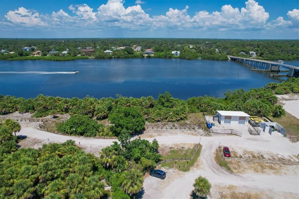En Venta: $1,295,000 (4 camas, 3 baños, 3582 Pies cuadrados)