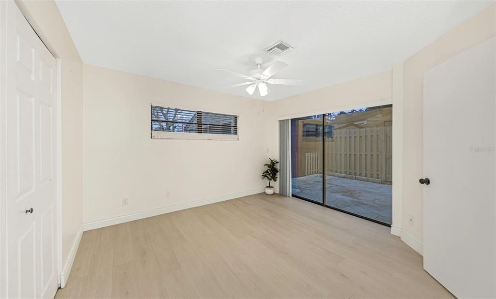 На продажу: $279,900 (2 спален, 2 ванн, 1201 Квадратных фут)