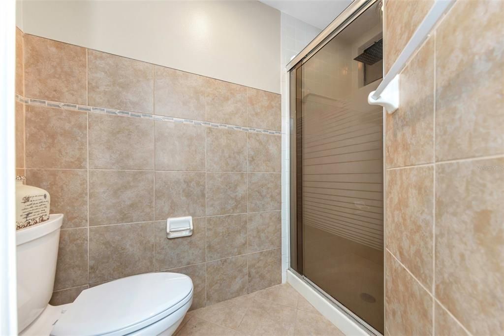 На продажу: $279,900 (2 спален, 2 ванн, 1201 Квадратных фут)