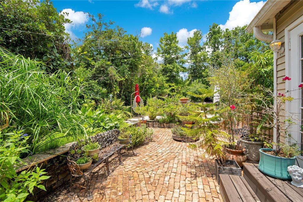 На продажу: $3,399,000 (6 спален, 5 ванн, 6261 Квадратных фут)