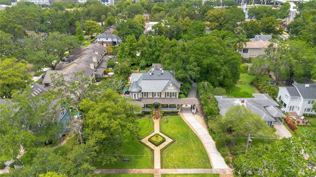 На продажу: $3,399,000 (6 спален, 5 ванн, 6261 Квадратных фут)