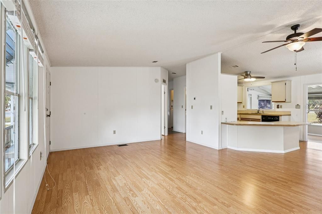 Activo con contrato: $170,000 (2 camas, 2 baños, 1342 Pies cuadrados)