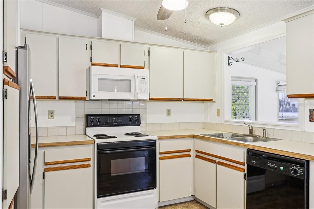 Activo con contrato: $170,000 (2 camas, 2 baños, 1342 Pies cuadrados)