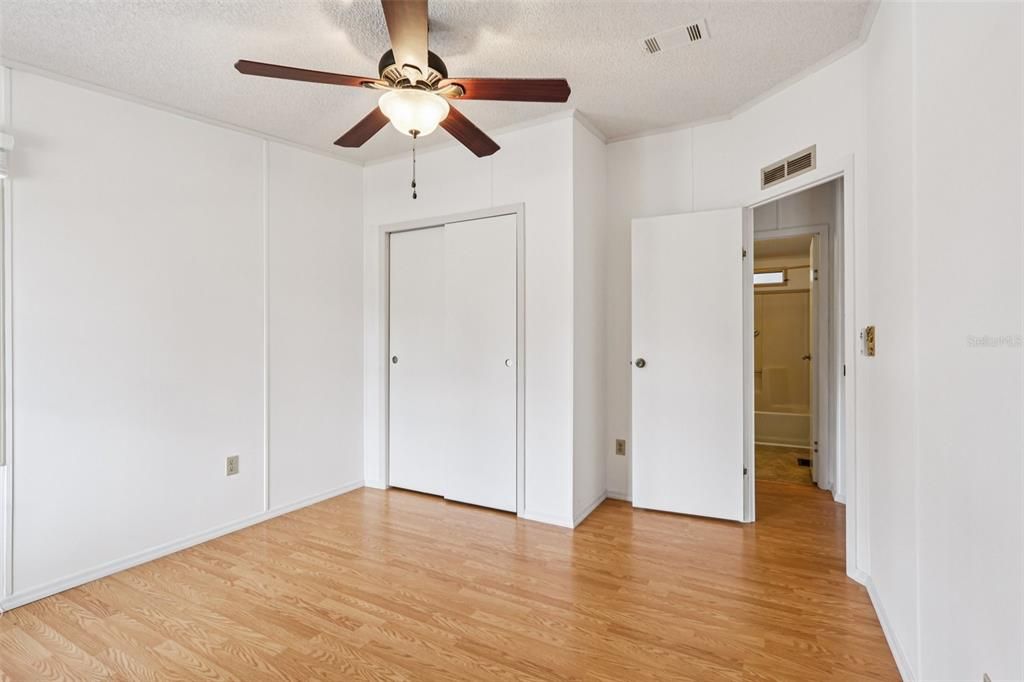 Activo con contrato: $170,000 (2 camas, 2 baños, 1342 Pies cuadrados)