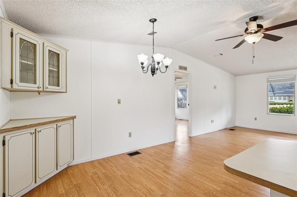 Activo con contrato: $170,000 (2 camas, 2 baños, 1342 Pies cuadrados)