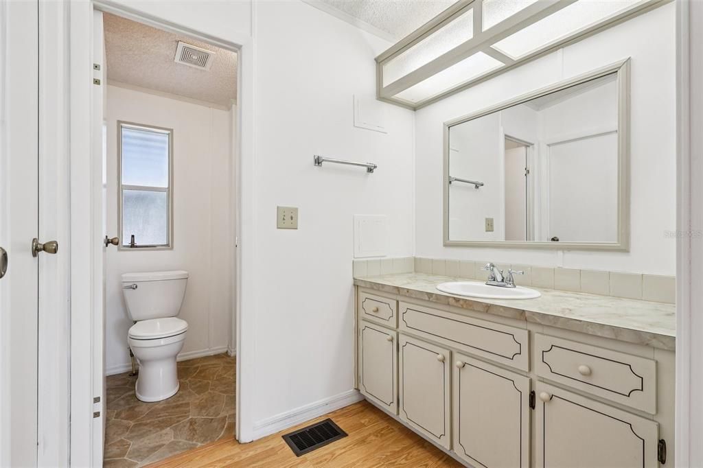 Activo con contrato: $170,000 (2 camas, 2 baños, 1342 Pies cuadrados)