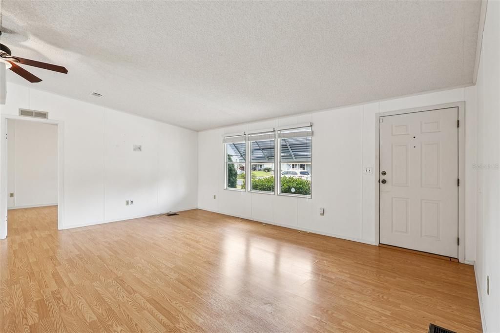 Activo con contrato: $170,000 (2 camas, 2 baños, 1342 Pies cuadrados)