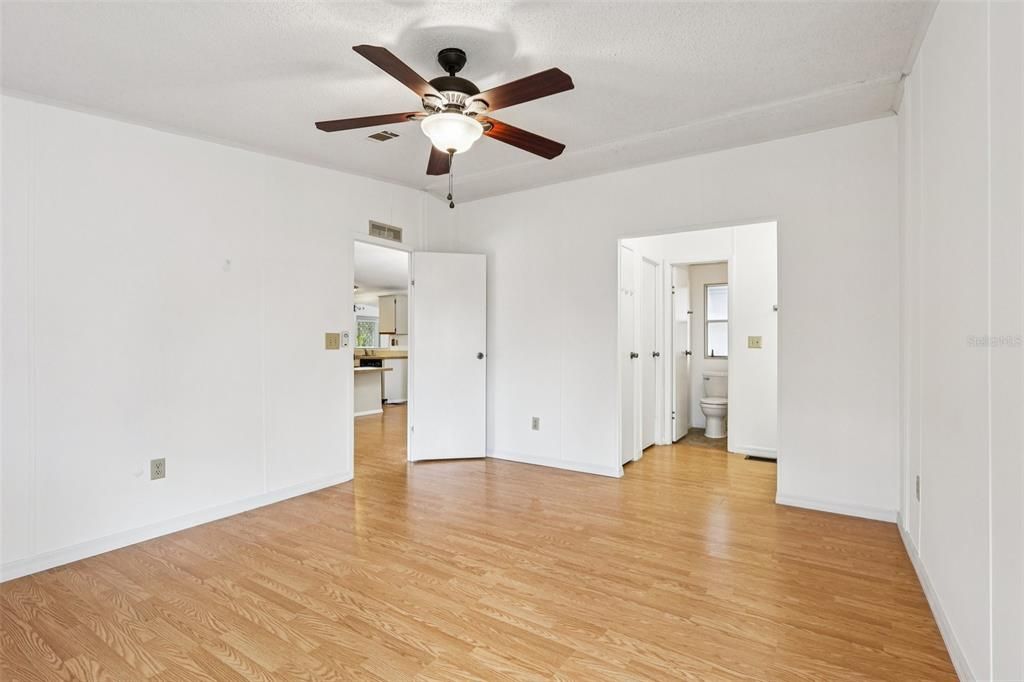 Activo con contrato: $170,000 (2 camas, 2 baños, 1342 Pies cuadrados)