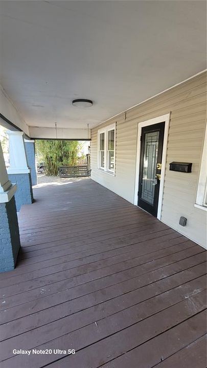 Active With Contract: $2,500 (3 beds, 2 baths, 1708 Square Feet)