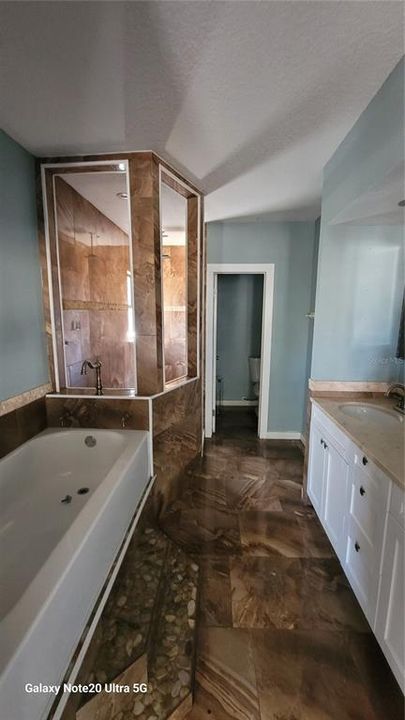 Active With Contract: $2,500 (3 beds, 2 baths, 1708 Square Feet)