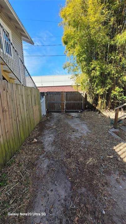Active With Contract: $2,500 (3 beds, 2 baths, 1708 Square Feet)