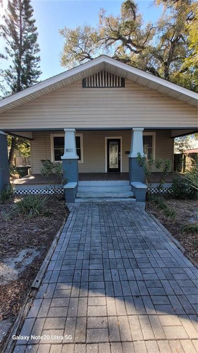 Active With Contract: $2,500 (3 beds, 2 baths, 1708 Square Feet)